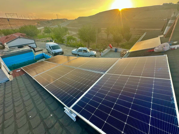 Konut Çatısında 6,2 kW Şebekeden Bağımsız Sistem