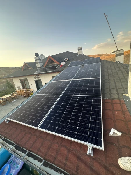 Konut Çatısında 6,2 kW Şebekeden Bağımsız Sistem — 4
