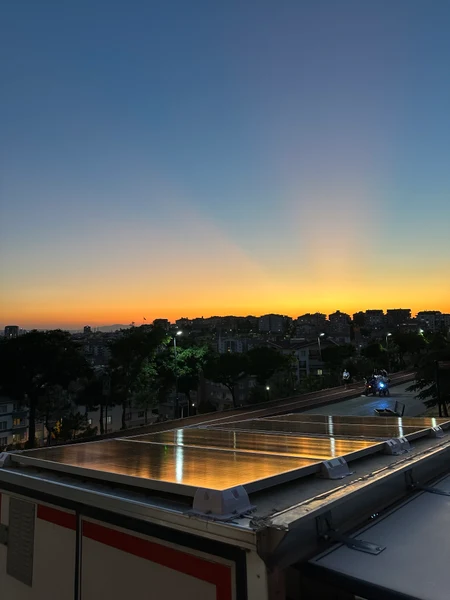 Mobil Satış Aracına Araç Üstü Solar Sistem — 11