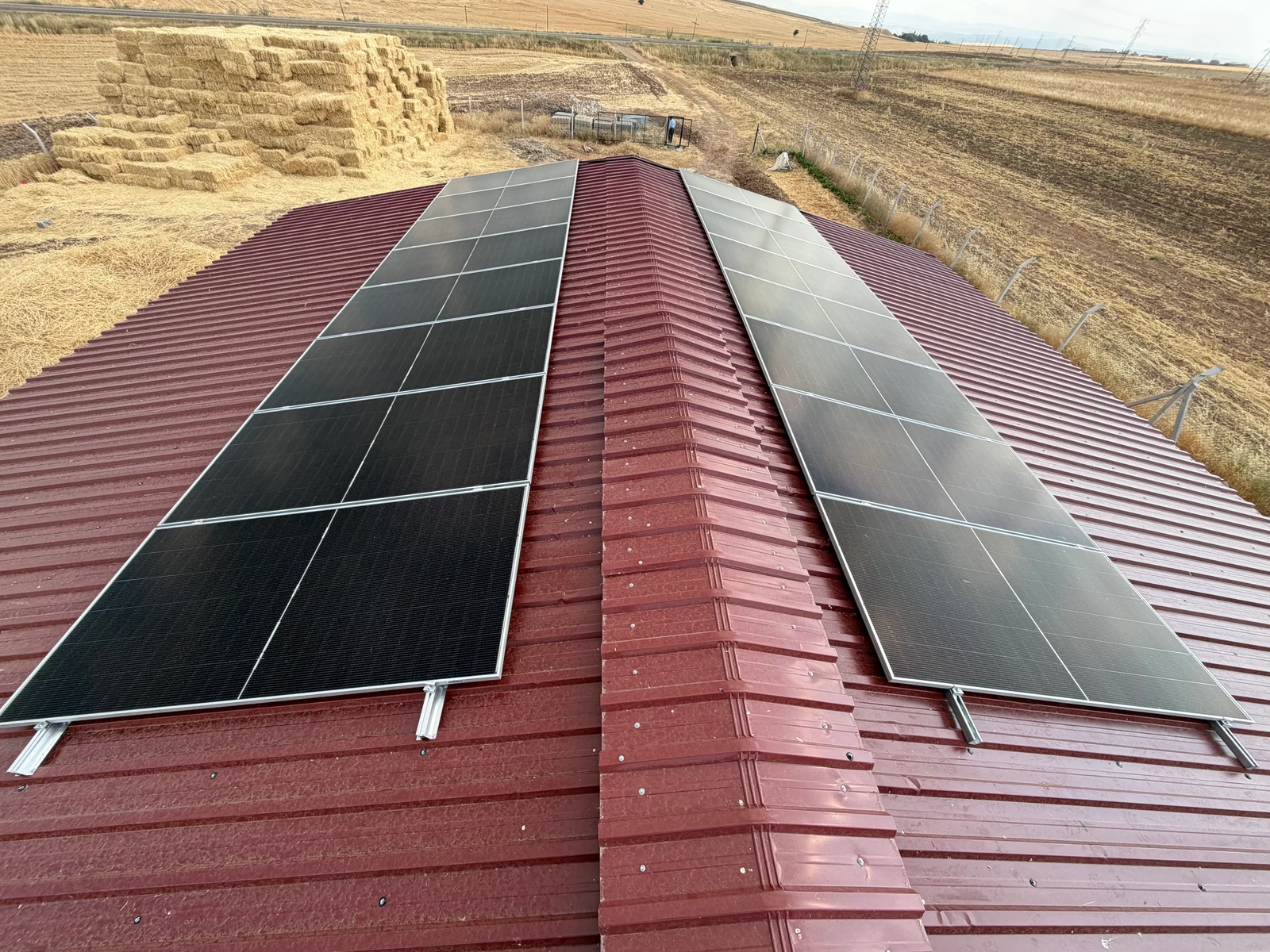 Süt Çiftliğinde 11 kW Şebekeden Bağımsız Sistem