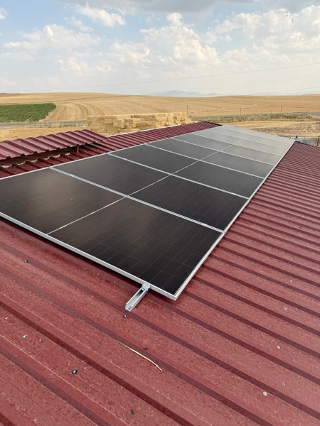 Süt Çiftliğinde 11 kW Şebekeden Bağımsız Sistem — 6