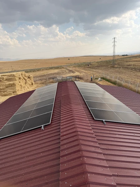 Süt Çiftliğinde 11 kW Şebekeden Bağımsız Sistem — 7